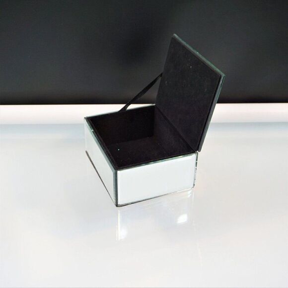 Mirrored All Over Jewelry Box - Picture 3 of 5